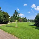 Ruhiges Apartment Am Kurpark In Bester Wohnlage